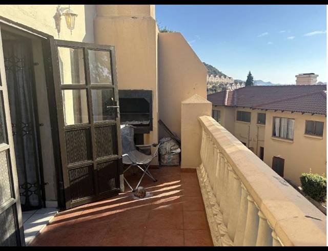 3 BEDROOM PROPERTY TO RENT IN WINCHESTER HILLS